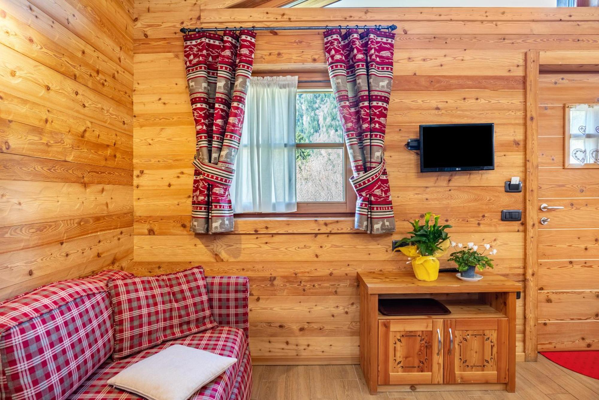 Chalet Camping Fae 3 Villa Madonna Exterior foto